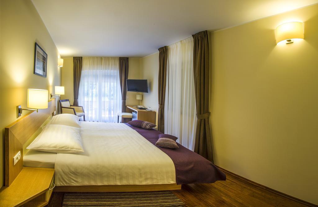 Hotel Villa Privileggio Мощеничка-Драга Экстерьер фото